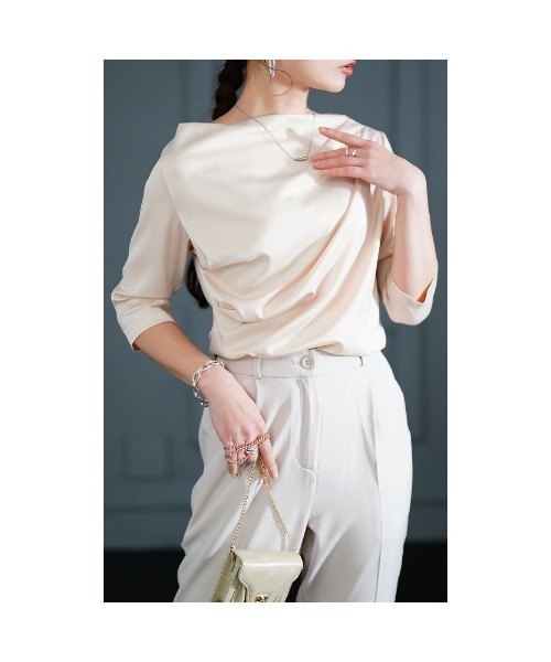 Sawa a la mode（サワアラモード）の「ドレープサテンカットソー（Tシャツ/カットソー・レディース・ブラック/ブラウン/ベージュ・FREE）」の9枚目の写真