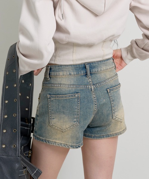 【c4879】ショートパンツ　スカートパンツ　金ボタン　総柄　y2k THE HITSS パンツ Y2K リボン付き スカート風 バルーン ショート