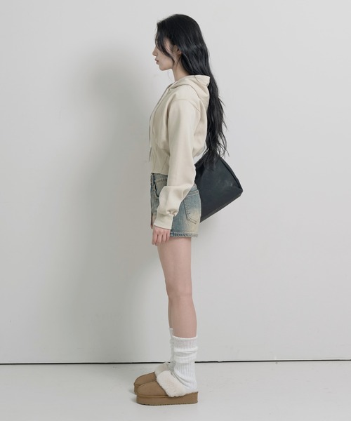 FOLLOWIN（フォロウィン）の「y2kユニークスタッドウォッシングデニムショートパンツ（デニムパンツ・レディース・ブラック/ブルー・LARGE/MEDIUM/SMALL）」の9枚目の写真