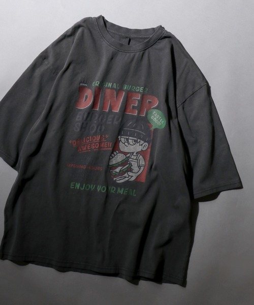 SITRY(シトリー)の「Pigment Graphic T-Shirt/ピグメント加工 ヴィンテージライク ロックプリント オーバーサイズ 半袖Tシャツ レディース メンズ(Tシャツ/カットソー・メンズ・ブラック系2/ブラック系4/ブラック系5/ブラック系6/ブラック系7/ブラック系8/ブラック系9/ブラック系1/ブラック系3/ブラック系・M/L/XL)」の2枚目の写真