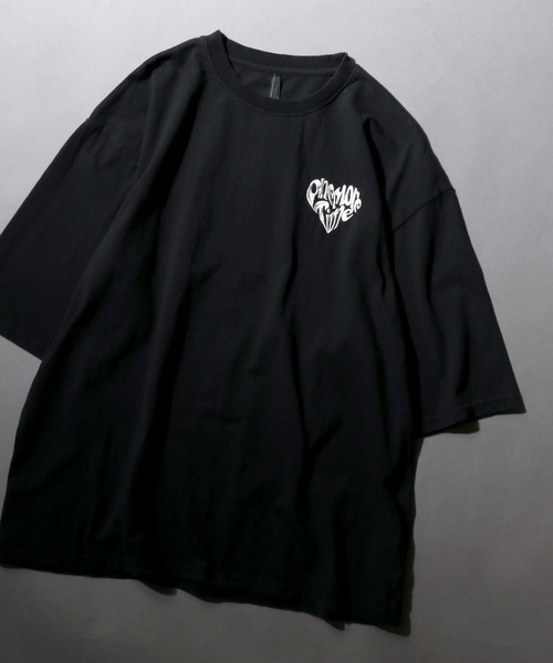 SITRY(シトリー)の「Pigment Graphic T-Shirt/ピグメント加工 ヴィンテージライク ロックプリント オーバーサイズ 半袖Tシャツ レディース メンズ(Tシャツ/カットソー・メンズ・ブラック系2/ブラック系4/ブラック系5/ブラック系6/ブラック系7/ブラック系8/ブラック系9/ブラック系1/ブラック系3/ブラック系・M/L/XL)」の3枚目の写真