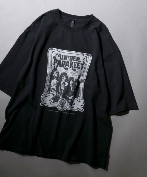 SITRY(シトリー)の「Pigment Graphic T-Shirt/ピグメント加工 ヴィンテージライク ロックプリント オーバーサイズ 半袖Tシャツ レディース メンズ(Tシャツ/カットソー・メンズ・ブラック系2/ブラック系4/ブラック系5/ブラック系6/ブラック系7/ブラック系8/ブラック系9/ブラック系1/ブラック系3/ブラック系・M/L/XL)」の5枚目の写真