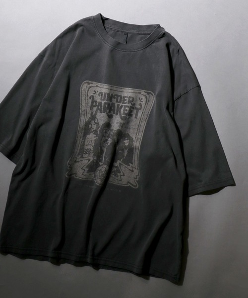 SITRY(シトリー)の「Pigment Graphic T-Shirt/ピグメント加工 ヴィンテージライク ロックプリント オーバーサイズ 半袖Tシャツ レディース メンズ(Tシャツ/カットソー・メンズ・ブラック系2/ブラック系4/ブラック系5/ブラック系6/ブラック系7/ブラック系8/ブラック系9/ブラック系1/ブラック系3/ブラック系・M/L/XL)」の6枚目の写真
