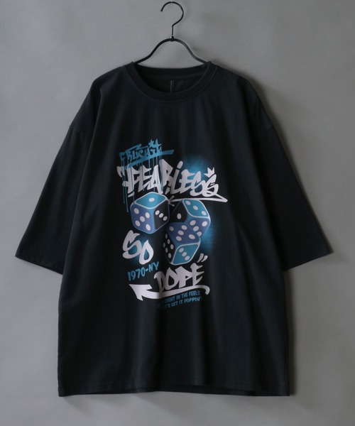 SITRY(シトリー)の「Pigment Graphic T-Shirt/ピグメント加工 ヴィンテージライク ロックプリント オーバーサイズ 半袖Tシャツ レディース メンズ(Tシャツ/カットソー・メンズ・ブラック系2/ブラック系4/ブラック系5/ブラック系6/ブラック系7/ブラック系8/ブラック系9/ブラック系1/ブラック系3/ブラック系・M/L/XL)」の21枚目の写真