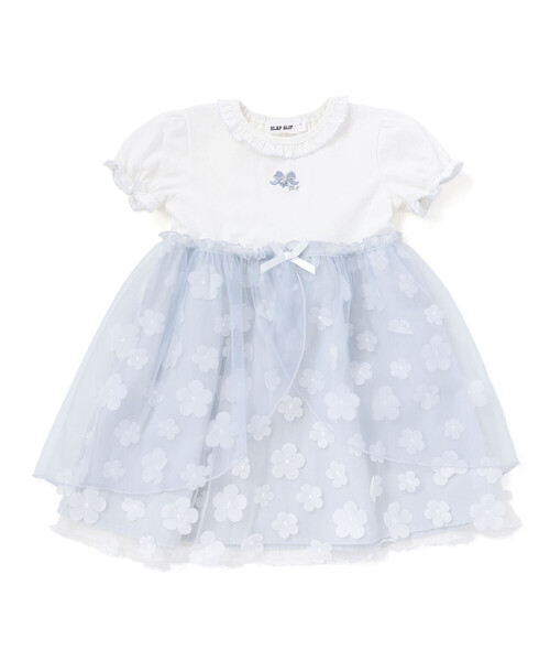 SLAP SLIP（スラップスリップ）の「【お揃い】【絵本コラボ-みつごようせいのおしゃれなドレスやさん-】フワフワチュールお花畑ワンピース(80~130cm)（ワンピース・キッズ・ピンク/ブルー・120cm/100cm/130cm/110cm/80ｃｍ/90cm）」の2枚目の写真