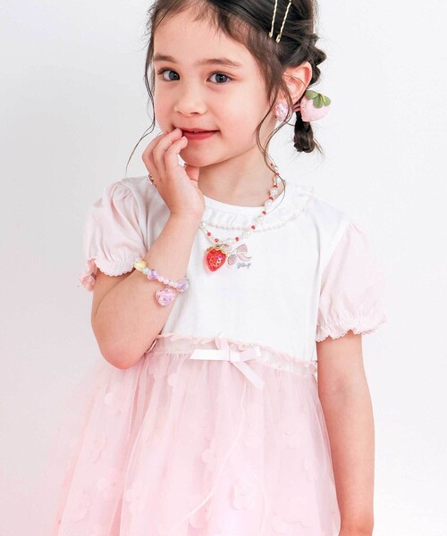 SLAP SLIP（スラップスリップ）の「【お揃い】【絵本コラボ-みつごようせいのおしゃれなドレスやさん-】フワフワチュールお花畑ワンピース(80~130cm)（ワンピース・キッズ・ピンク/ブルー・120cm/100cm/130cm/110cm/80ｃｍ/90cm）」の4枚目の写真