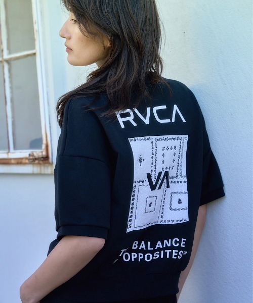 RVCA(ルーカ)の「RVCA レディース BANDANA VA BOX SWEAT SS トレーナー 【2025年春夏モデル】/ルーカセットアップ対応バックプリント半袖スウェットトレーナー(スウェット・レディース・グレー/ブラック/ホワイト・MEDIUM/SMALL)」の1枚目の写真