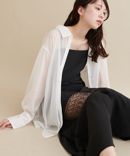 natural couture（ナチュラルクチュール）の「【大人ナチュ】レース切り替えキャミワンピース（ワンピース・レディース・オフホワイト/ブラック・FREE）」の2枚目の写真