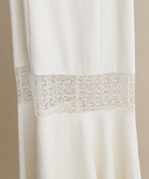 natural couture（ナチュラルクチュール）の「【大人ナチュ】レース切り替えキャミワンピース（ワンピース・レディース・オフホワイト/ブラック・FREE）」の11枚目の写真