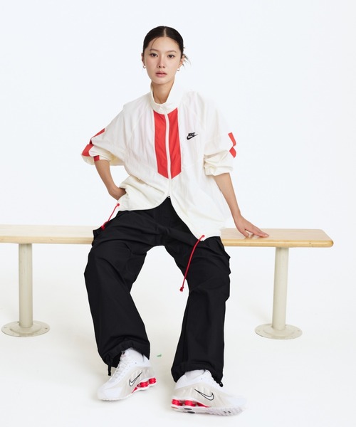 NIKE(ナイキ)の「ナイキ ショックス R4 ウィメンズシューズ / Nike Shox R4 Women's Shoes AR3565-103 White(スニーカー・レディース・ホワイト・27.5/27/26.5/26/25/24.5/24/23.5/23/25.5/28)」の5枚目の写真