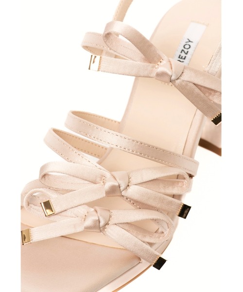 REZOY(リゾイ)の「【25SS新作】【REZOY】トリプルリボンストラップスクエアトゥサテンサンダル(サンダル・レディース・ライトブルー/ブラック/ピンクベージュ・L/M/S/LL)」の10枚目の写真
