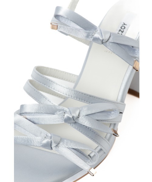 REZOY(リゾイ)の「【25SS新作】【REZOY】トリプルリボンストラップスクエアトゥサテンサンダル(サンダル・レディース・ライトブルー/ブラック/ピンクベージュ・L/M/S/LL)」の11枚目の写真