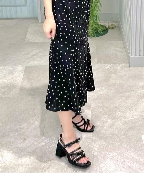 REZOY(リゾイ)の「【25SS新作】【REZOY】トリプルリボンストラップスクエアトゥサテンサンダル(サンダル・レディース・ライトブルー/ブラック/ピンクベージュ・L/M/S/LL)」の19枚目の写真