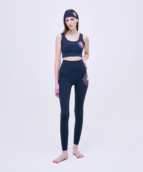 Mardi Mercredi（マルディメクルディ）の「BEURRE ULTIMATE COMFORT wide headband theflower（ヘアバンド・レディース・ネイビー/ブラック×ピンク・FREE）」の9枚目の写真