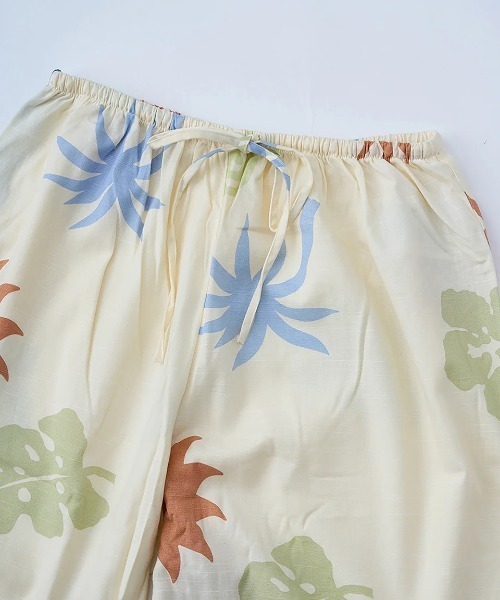 BILLABONG(ビラボン)の「BILLABONG レディース 【CRYSTAL TIDES】 SUN SYMBOL PANT ロングパンツ 【2025年春夏モデル】/ビラボンセットアップ対応ウエストゴム総柄ロングパンツ(その他パンツ・レディース・マルチ・SMALL)」の4枚目の写真