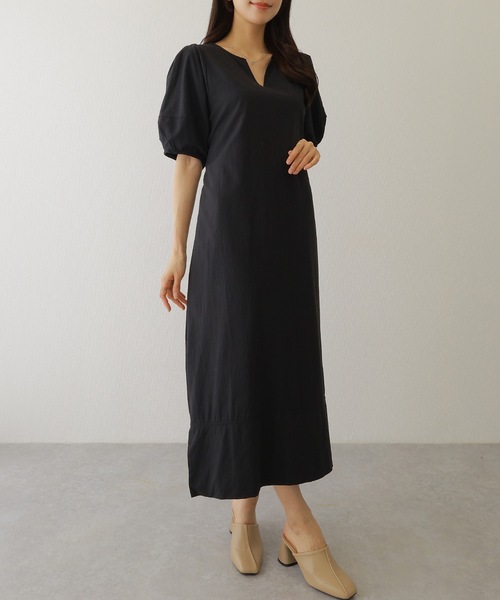 Lace Ladies(レースレディース)の「キーネック パフスリーブ マキシ スリット ワンピース(ワンピース・レディース・チャコールグレー/ブラック/ベージュ・FREE/S)」の1枚目の写真