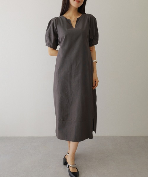 Lace Ladies(レースレディース)の「キーネック パフスリーブ マキシ スリット ワンピース(ワンピース・レディース・チャコールグレー/ブラック/ベージュ・FREE/S)」の9枚目の写真