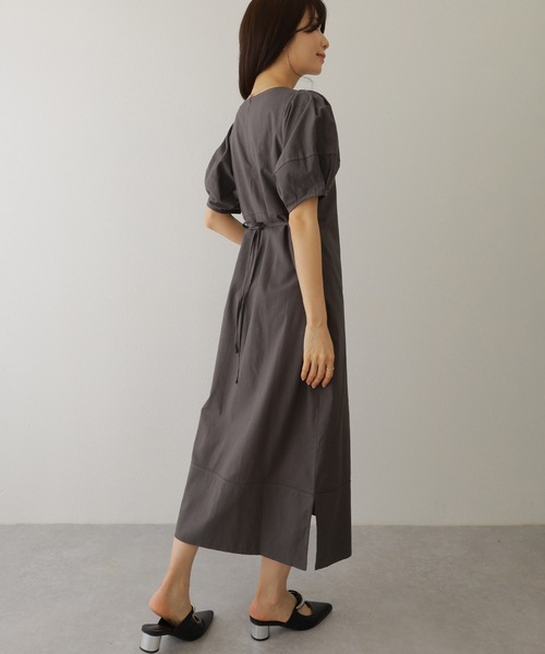 Lace Ladies(レースレディース)の「キーネック パフスリーブ マキシ スリット ワンピース(ワンピース・レディース・チャコールグレー/ブラック/ベージュ・FREE/S)」の13枚目の写真