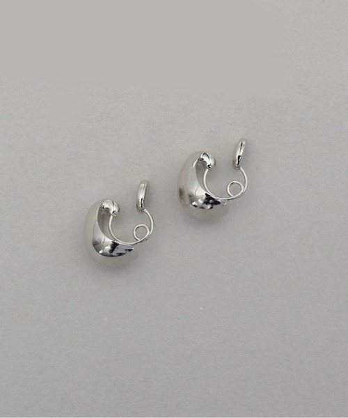 CALIN STANDARD(カリンスタンダード)の「◆金属アレルギー対応◆◆made in japan◆【痛くない】【落ちにくい】【ストレスフリーな着け心地】 オーバルドロップ ミニループフィットイヤリング(イヤリング・レディース・シルバー/ゴールド/ピンクゴールド・FREE)」の9枚目の写真