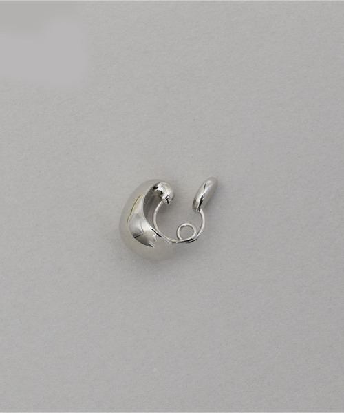CALIN STANDARD(カリンスタンダード)の「◆金属アレルギー対応◆◆made in japan◆【痛くない】【落ちにくい】【ストレスフリーな着け心地】 オーバルドロップ ミニループフィットイヤリング(イヤリング・レディース・シルバー/ゴールド/ピンクゴールド・FREE)」の10枚目の写真