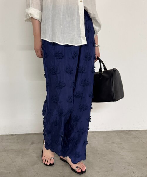 Loungedress ラウンジドレス　変形ストライプ柄パンツ LOUNGEDRESS（ラウンジドレス）の「バンダナパンツ（スラックス