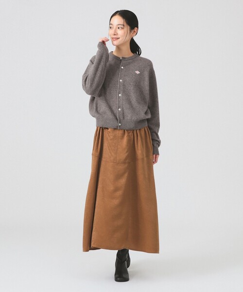 DANTON(ダントン)の「DANTON / LAMBS WOOL CREWNECK CARDIGAN(カーディガン/ボレロ・レディース・カーキ/オフホワイト/レッド/サックスブルー/ピンク・34)」の14枚目の写真
