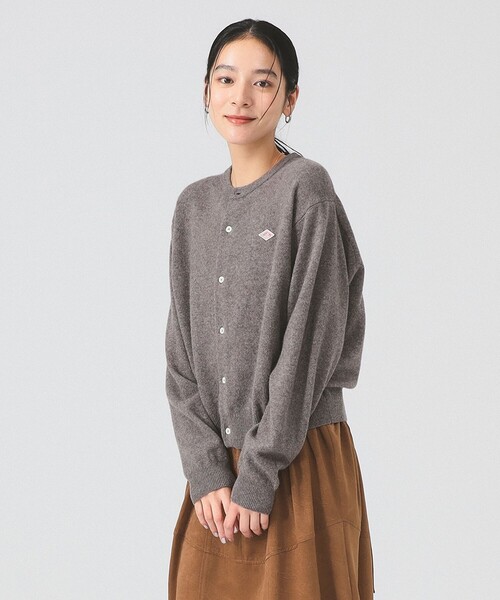 DANTON(ダントン)の「DANTON / LAMBS WOOL CREWNECK CARDIGAN(カーディガン/ボレロ・レディース・カーキ/オフホワイト/レッド/サックスブルー/ピンク・34)」の16枚目の写真