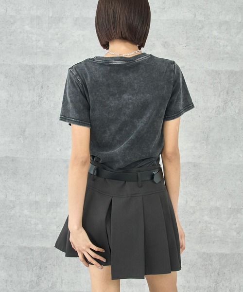 ANAP（アナップ）の「ANAP エンボスロゴＴシャツ（Tシャツ/カットソー・レディース・ブラック/ブルー/ピンク/ネイビー・FREE）」の8枚目の写真