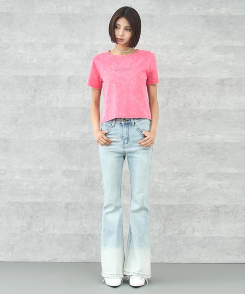 ANAP（アナップ）の「ANAP エンボスロゴＴシャツ（Tシャツ/カットソー・レディース・ブラック/ブルー/ピンク/ネイビー・FREE）」の20枚目の写真