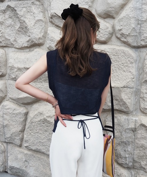 LAULEN(ローレン)の「irregular hem knit tops /イレギュラーヘムノースリニットトップス(ニット/セーター・レディース・チャコールグレー/ブラック/ネイビー/イエロー・FREE)」の11枚目の写真