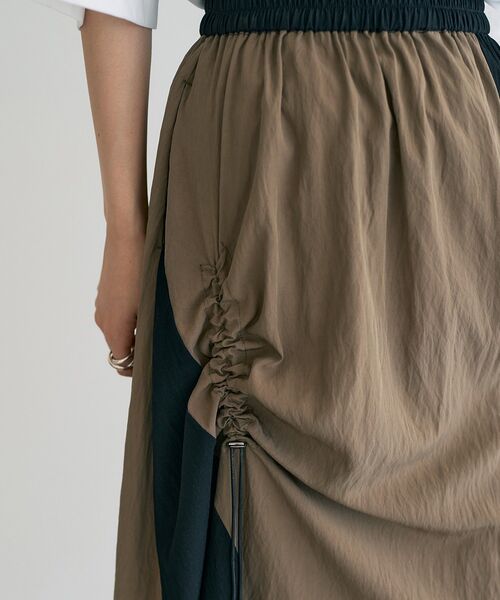 Editt by YECCA VECCA（エディットバイイェッカヴェッカ）の「ドロストデザインロングスカート（スカート・レディース・ブラック/カーキ/ブルー・FREE）」の11枚目の写真