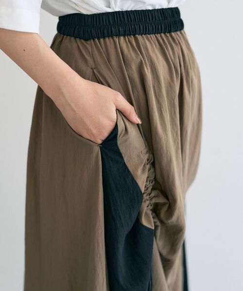 Editt by YECCA VECCA（エディットバイイェッカヴェッカ）の「ドロストデザインロングスカート（スカート・レディース・ブラック/カーキ/ブルー・FREE）」の12枚目の写真