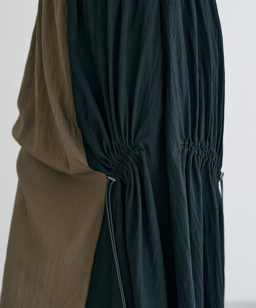 Editt by YECCA VECCA（エディットバイイェッカヴェッカ）の「ドロストデザインロングスカート（スカート・レディース・ブラック/カーキ/ブルー・FREE）」の13枚目の写真