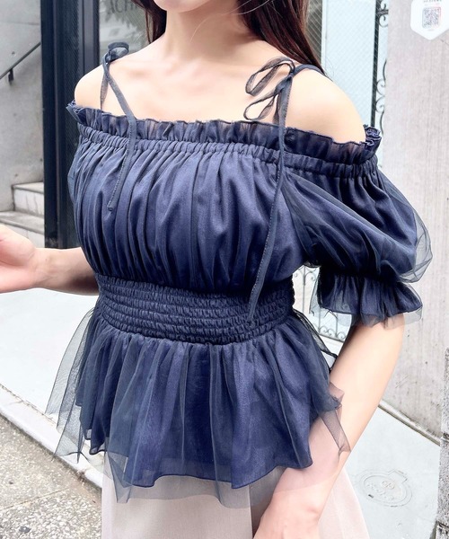 INGNI(イング)の「肩リボンチュールオフショルブラウス(シャツ/ブラウス・レディース・オフホワイト/ピンク/ネイビー/グレー・M)」の4枚目の写真