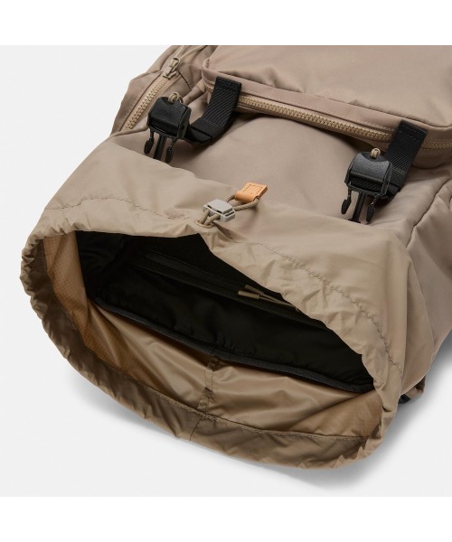 Timberland(ティンバーランド)の「ナイロン 32L バックパック(バックパック/リュック・メンズ・ライトブラウン・FREE)」の2枚目の写真