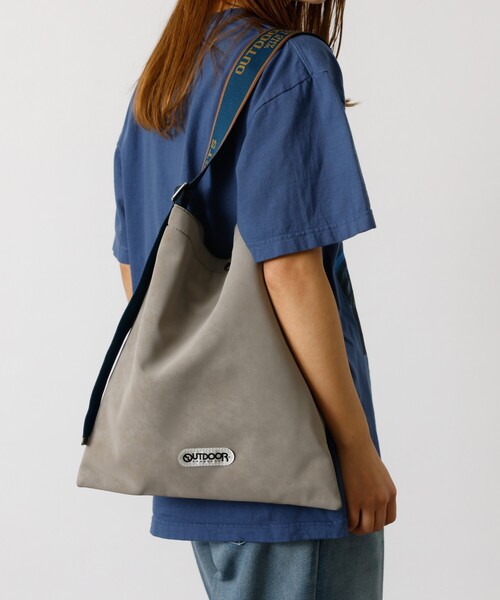 OUTDOOR PRODUCTS(アウトドアプロダクツ)の「【OUTDOOR PRODUCTS / アウトドアプロダクツ】Jacquard Tapelogo Tote/テープロゴ縦型トート/ユニセックス(ショルダーバッグ・メンズ・ブラック/ブラウン/グレー/アイボリー/キャメル・フリー)」の3枚目の写真