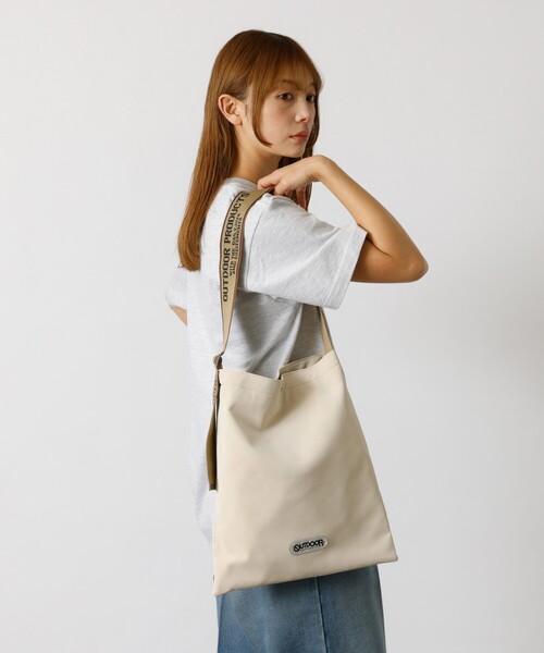 OUTDOOR PRODUCTS(アウトドアプロダクツ)の「【OUTDOOR PRODUCTS / アウトドアプロダクツ】Jacquard Tapelogo Tote/テープロゴ縦型トート/ユニセックス(ショルダーバッグ・メンズ・ブラック/ブラウン/グレー/アイボリー/キャメル・フリー)」の14枚目の写真