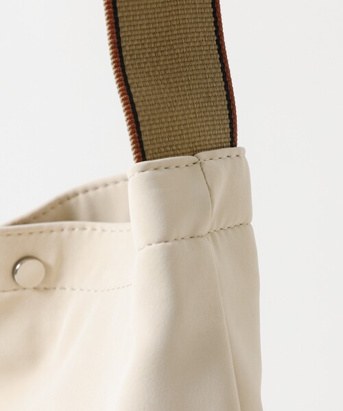 OUTDOOR PRODUCTS(アウトドアプロダクツ)の「【OUTDOOR PRODUCTS / アウトドアプロダクツ】Jacquard Tapelogo Tote/テープロゴ縦型トート/ユニセックス(ショルダーバッグ・メンズ・ブラック/ブラウン/グレー/アイボリー/キャメル・フリー)」の9枚目の写真