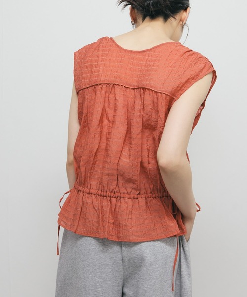 KBF(ケイビーエフ)の「2WAYノースリーブブラウス(シャツ/ブラウス・レディース・ネイビー/オレンジ/アイボリー・ONE)」の5枚目の写真