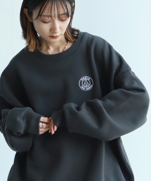 PARIS SAINT-GERMAIN（パリサンジェルマン）の「【Paris Saint-Germain/パリサンジェルマン】裏起毛 裾ドロスト エンブレムロゴ スウェットトレーナー（スウェット・メンズ・グレー/スミクロ/ブラック・L/M/XL）」の15枚目の写真