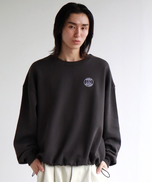 PARIS SAINT-GERMAIN（パリサンジェルマン）の「【Paris Saint-Germain/パリサンジェルマン】裏起毛 裾ドロスト エンブレムロゴ スウェットトレーナー（スウェット・メンズ・グレー/スミクロ/ブラック・L/M/XL）」の10枚目の写真