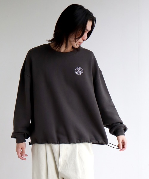 PARIS SAINT-GERMAIN（パリサンジェルマン）の「【Paris Saint-Germain/パリサンジェルマン】裏起毛 裾ドロスト エンブレムロゴ スウェットトレーナー（スウェット・メンズ・グレー/スミクロ/ブラック・L/M/XL）」の11枚目の写真