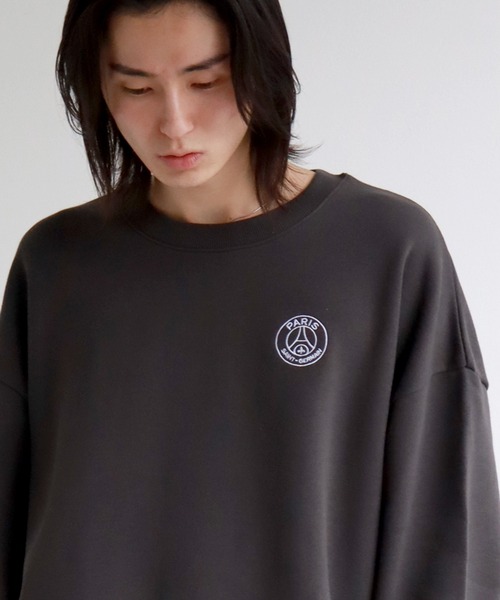 PARIS SAINT-GERMAIN（パリサンジェルマン）の「【Paris Saint-Germain/パリサンジェルマン】裏起毛 裾ドロスト エンブレムロゴ スウェットトレーナー（スウェット・メンズ・グレー/スミクロ/ブラック・L/M/XL）」の12枚目の写真