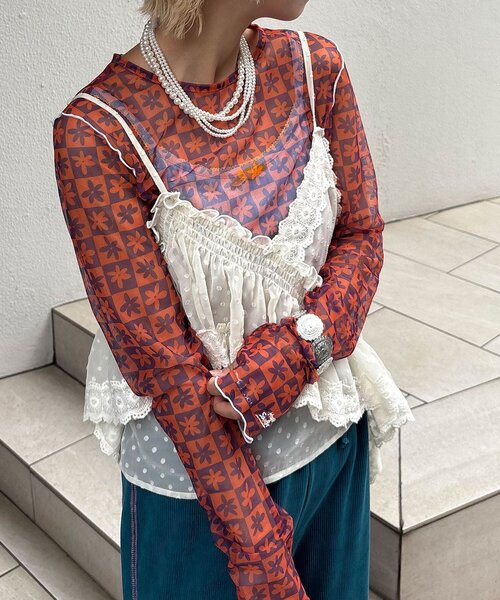 HELLO.SANFRANCISCO（ハローサンフランシスコ）の「【HELLO.SANFRANCISCO/ハローサンフランシスコ】ブロックフラワーシアートップス（Tシャツ/カットソー・レディース・レッド/ブラック/オレンジ系その他/ブラック系その他/オレンジ/グリーン/サックスブルー・ONE SIZE）」の6枚目の写真