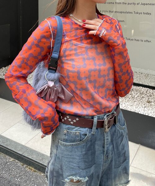 HELLO.SANFRANCISCO（ハローサンフランシスコ）の「【HELLO.SANFRANCISCO/ハローサンフランシスコ】ブロックフラワーシアートップス（Tシャツ/カットソー・レディース・レッド/ブラック/オレンジ系その他/ブラック系その他/オレンジ/グリーン/サックスブルー・ONE SIZE）」の14枚目の写真