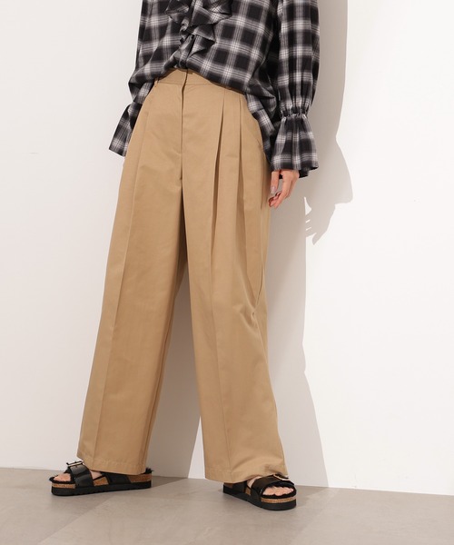 N.(N. Natural Beauty Basic)(エヌエヌナチュラルビューティーベーシック)の「ツータックツイルパンツ(その他パンツ・レディース・ベージュ/チャコールグレー・MEDIUM/SMALL)」の1枚目の写真