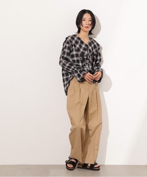 N.(N. Natural Beauty Basic)(エヌエヌナチュラルビューティーベーシック)の「ツータックツイルパンツ(その他パンツ・レディース・ベージュ/チャコールグレー・MEDIUM/SMALL)」の18枚目の写真