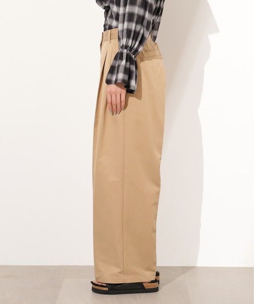 N.(N. Natural Beauty Basic)(エヌエヌナチュラルビューティーベーシック)の「ツータックツイルパンツ(その他パンツ・レディース・ベージュ/チャコールグレー・MEDIUM/SMALL)」の22枚目の写真