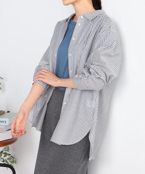 GALLORIA（ギャローリア）の「ゆるストライプシャツ（シャツ/ブラウス・レディース・ブラウン/ネイビー・LL/L/M/S）」の2枚目の写真