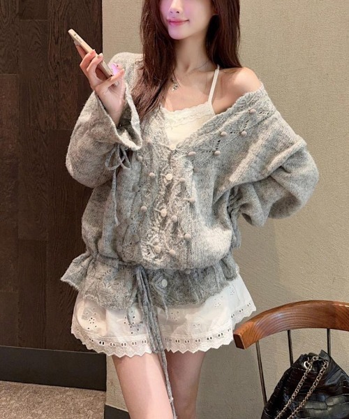 gossip!ロサンゼルス(ゴシップロサンゼルス)の「ドロストアクセント かぎ編みエアリーゆったりカジュアルニットカーディガン(ニット/セーター・レディース・グレー/オフホワイト・M)」の6枚目の写真